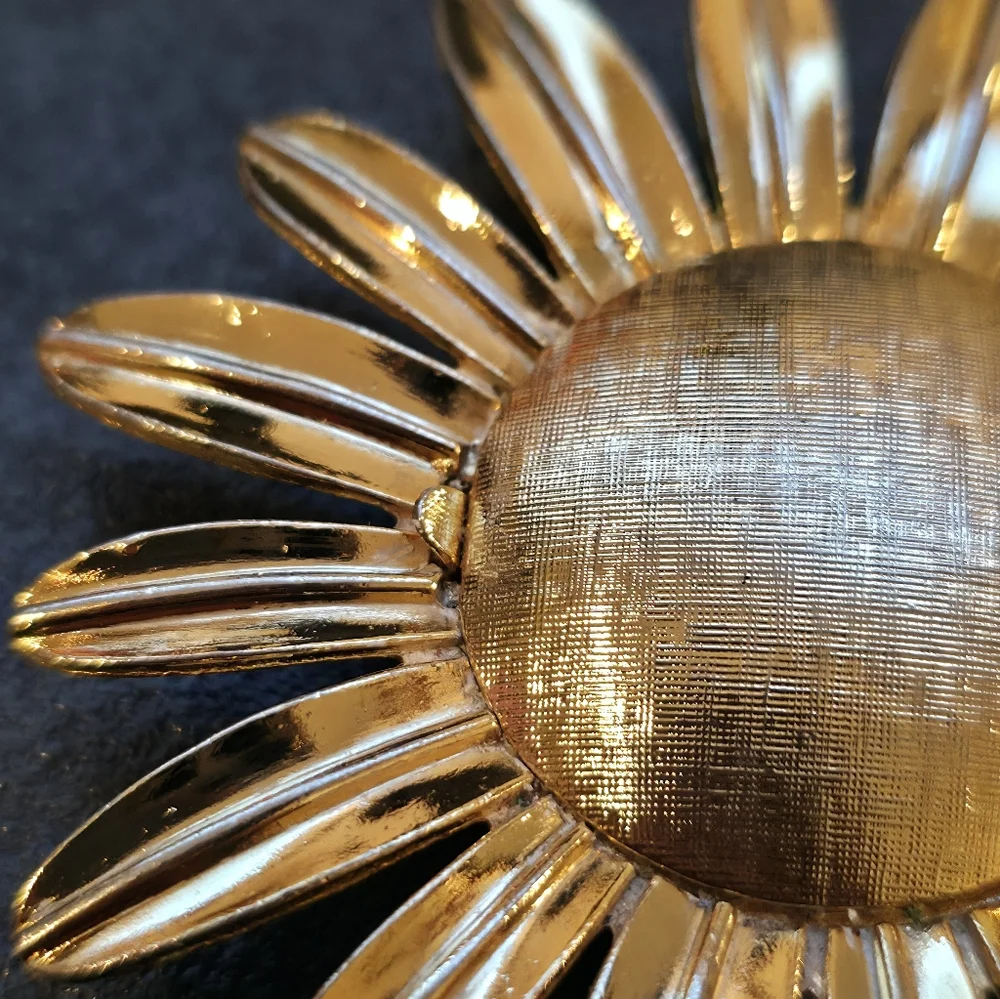 Avon Vintage 1970s Perfume brooch